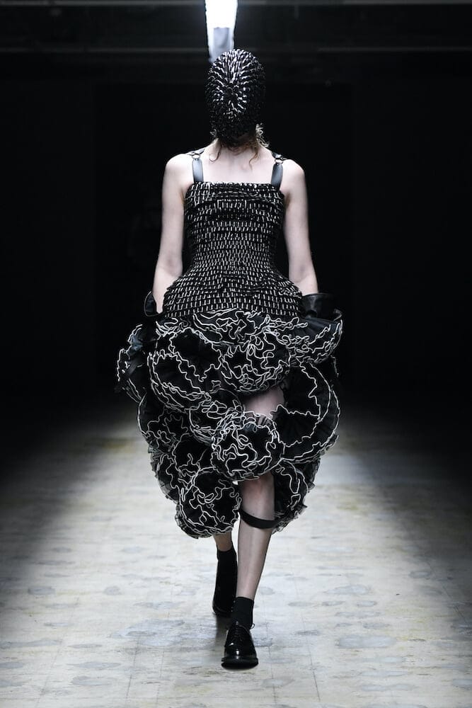 Noir Kei Ninomiya: Ready-To-Wear AW22 - 10 Magazine Noir Kei Ninomiya: Ready-To-Wear AW22 - 10 Magazine